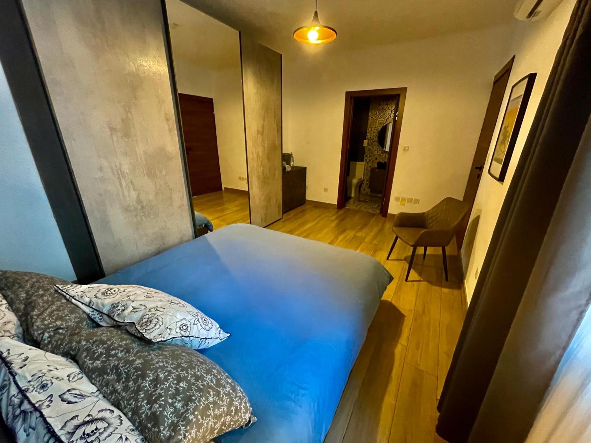Airport Accommodation Bedroom With Your Own Private Bathroom Self Check In And Self Check Out Air-Condition Included Mqabba 外观 照片
